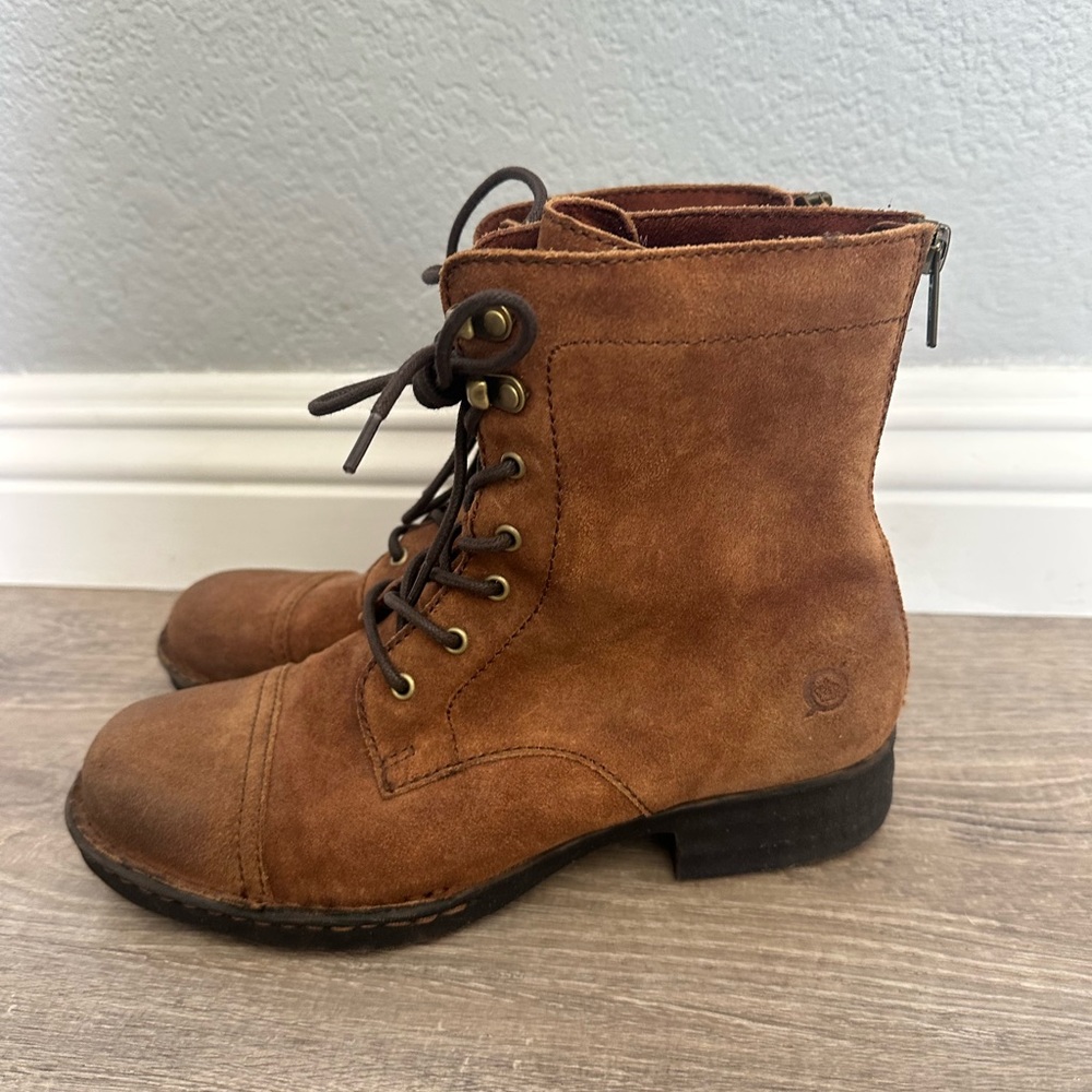 Preowned Born Kelsie Suede Boots Size 6